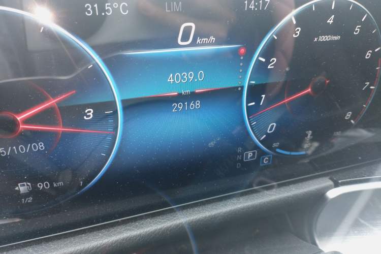 Used Mercedes-Benz GLB 2022 GLB 220 Fashion Model Odometer Close Up