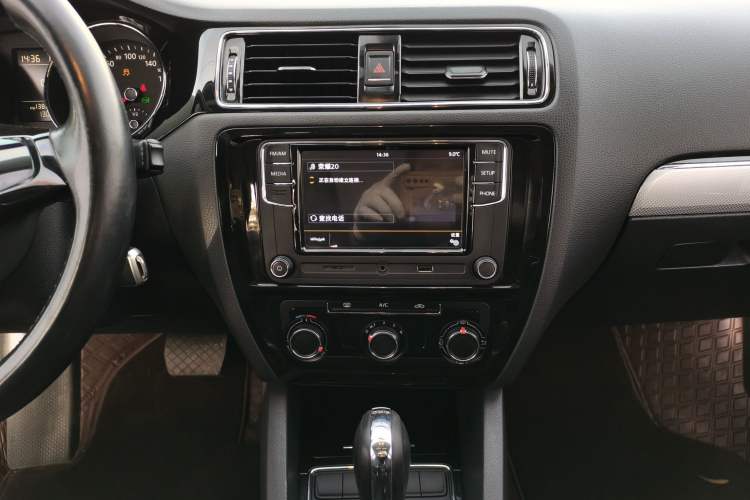 Used Volkswagen Sagitar 2016 230TSI 25th Anniversary Edition
