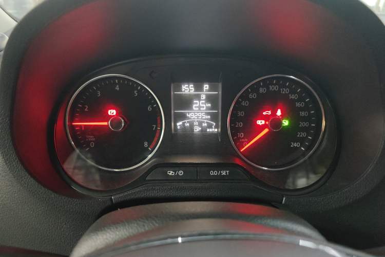 Used Volkswagen Polo 2018 1.5L Cross Polo Automatic
