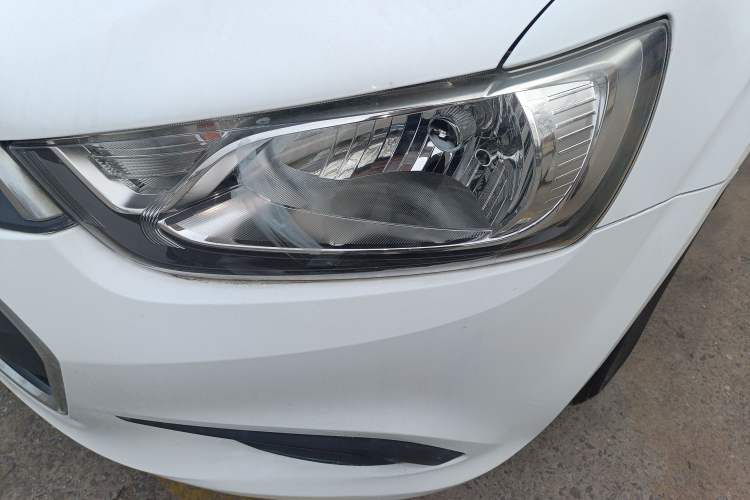 Used Chevrolet Aveo Sonic 2014 Sedan 1.4SL AT Stylish Sunroof Edition