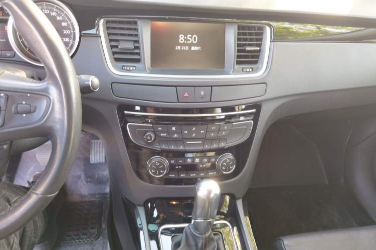 Used Peugeot 508 2015 1.8THP Automatic Flagship Edition Audio And AC Panel