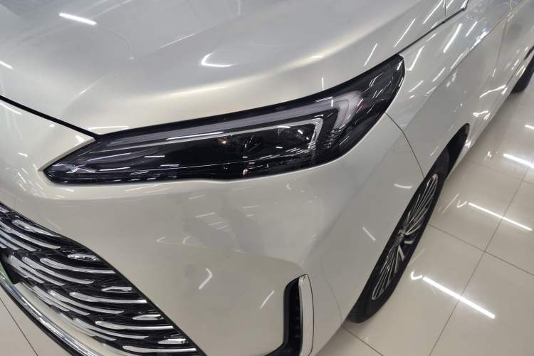 Used Buick GL8 New Energy 2025 Lu Shang Luxury Edition 7-Seater
