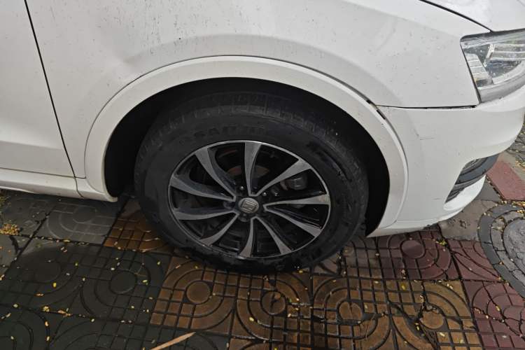 Used Zotye SR7 2016 1.5T CVT Cube Heart Edition China IV Standard