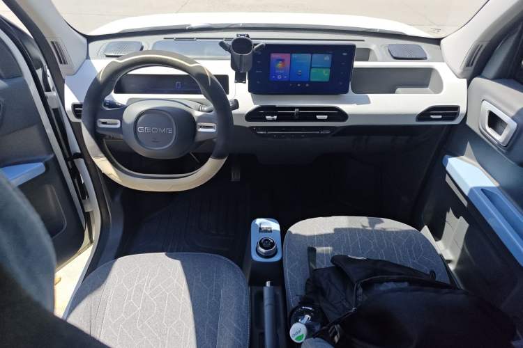 Used Geely Galaxy Panda 2023 Panda Mini 200km Endurance Bear
