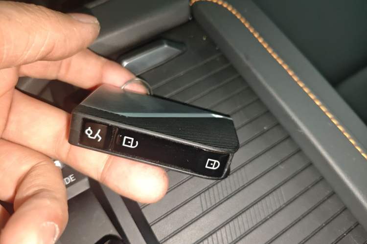 Used Lynk & Co 06 EM-P 2023 1.5T Remix PHEV Pro