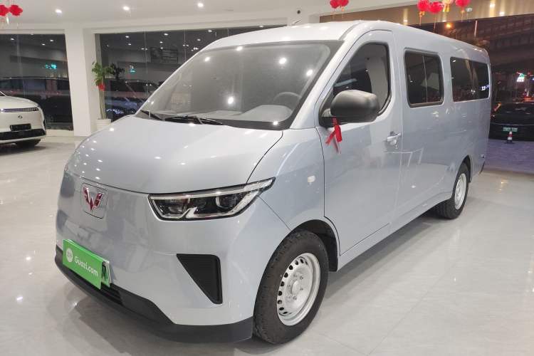 Used Wuling Yangguang 2026 Model, 440km Bus Comfort Edition, 6 Seats