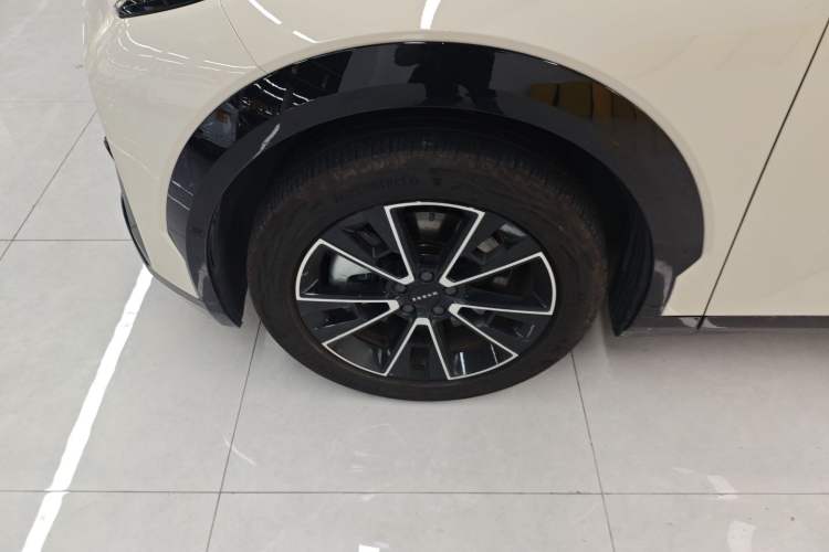 Used Zeekr X 2025 5-Seater Four-Wheel Drive Sport Version Left Front Wheel Hub