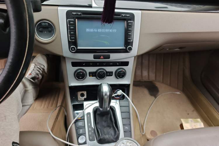 Used Volkswagen Magotan 2015 Facelift 1.8TSI Luxury Model Audio And AC Panel