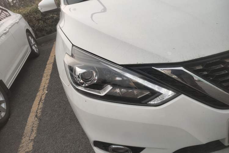 Used Nissan Sylphy 2019 1.6XV CVT Smart Connect Luxury Edition China V Standard Right Front Headlight