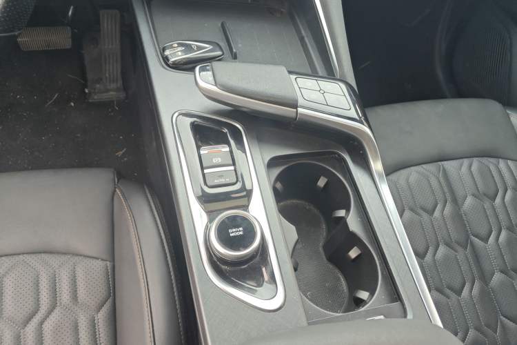 Used CHANGAN UNI-T 2022 2.0T Prestige Version Gear Lever