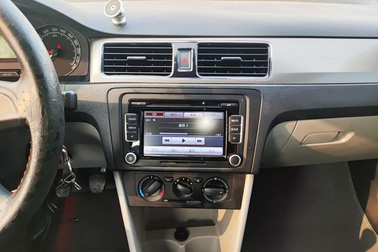 Used Skoda Rapid 2013 1.6L Manual Enjoyment Model