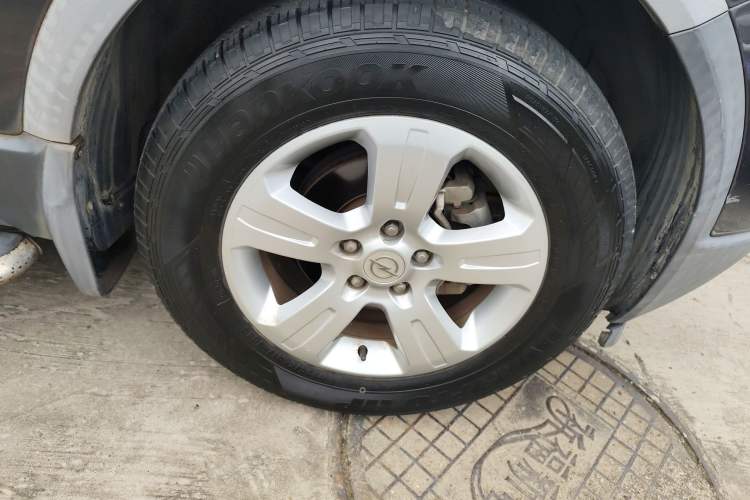 Used Opel Antara 2013 2.4L Two-Wheel Drive Comfort Edition
