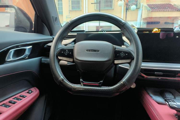 Used CHANGAN OSHAN Z6 2023 Blue Whale 1.5T DCT Smart Luxury Model Steering Wheel