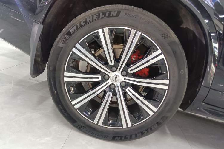 Used Volvo XC90 2024 B5 SmartDrive Luxury Edition 5 Seats