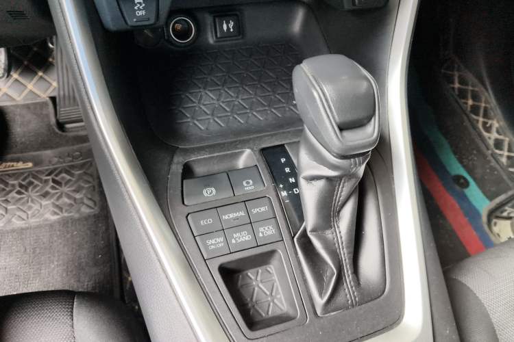 Used Toyota RAV4 2020 2.0L CVT 4x4 Trend Edition
