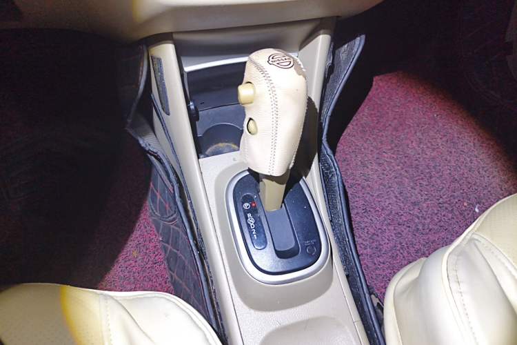 Used Nissan Sylphy 2012 Classic 1.6XE Automatic Comfort Edition Gear Lever