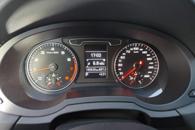 Used Audi Q3 2015 30 TFSI Comfort Model

