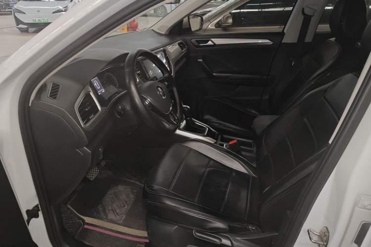 Used Volkswagen T-ROC 2020 280TSI DSG Two-Wheel-Drive Elite Version
