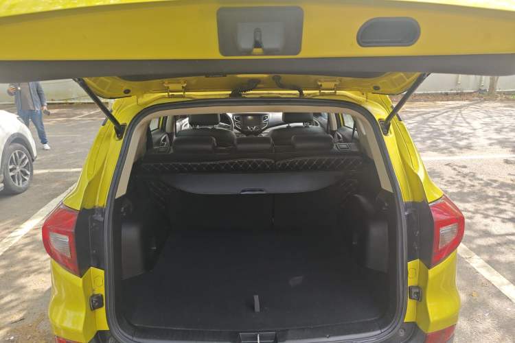 Used BYD Song 2016 1.5TI Manual Luxury Model Trunk