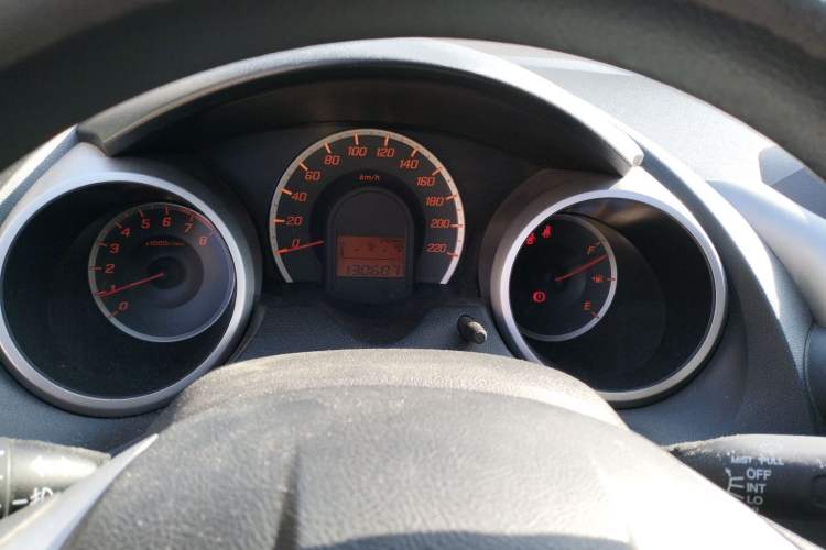 Used Honda Fit 2011 1.3L manual Comfort version
