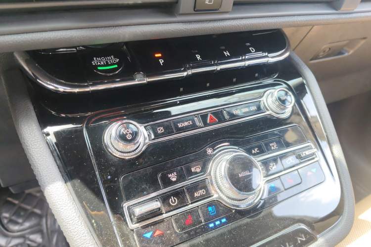 Used Lincoln Corsair 2021 2.0T Two-Wheel-Drive Luxury Edition