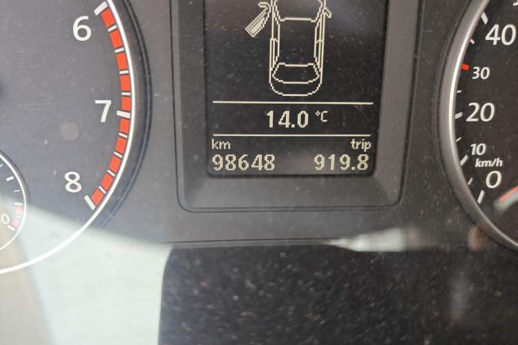 Used Volkswagen Sagitar 2012 1.4TSI Automatic Luxury Edition Odometer Close Up