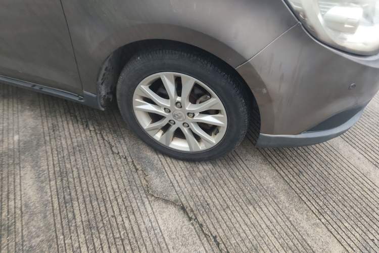 Used Baojun 730 2014 1.5L manual standard trim 7 seats Right Front Wheel Hub