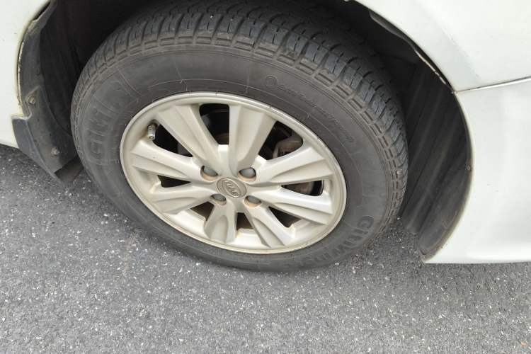 Used BYD L3 2013 1.5L Automatic Comfort Edition Right Front Wheel Hub
