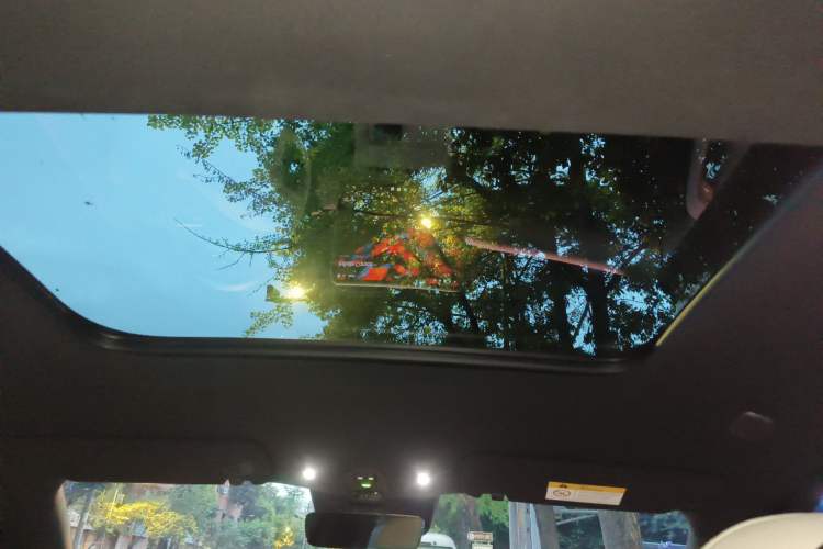 Used Nio ES6 2025 75 kWh Headliner