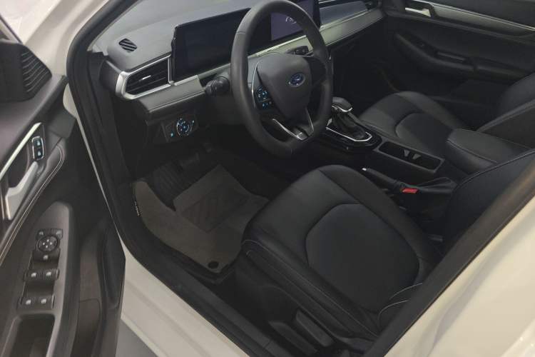 Used Ford Escort 2021 1.5L Automatic Diamond Edition
