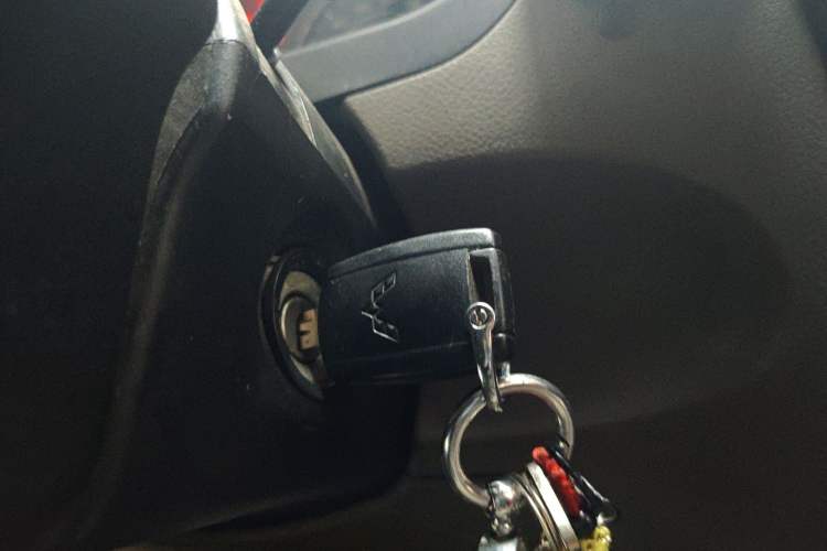 Used Wuling Rongguang V 2016 1.5L Practical Version Vehicle Key