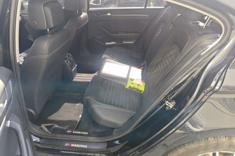 Used Volkswagen Magotan 2020 330TSI DSG Luxury Edition Left Rear Seat