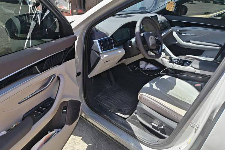 Used BYD Song PLUS New Energy 2025 EV 520km Premium Version
