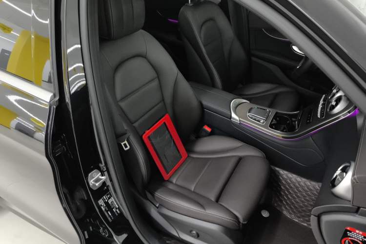 Used Mercedes-Benz GLC 2022 Second Facelift GLC 260 L 4MATIC Luxury Edition Right Front Seat