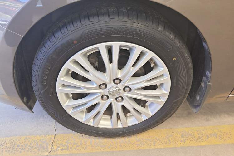 Used Buick GT 2017 15N Automatic Elite Version Left Front Wheel Hub