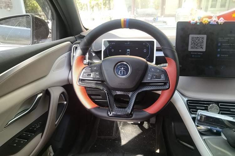 Used BYD Song Pro New Energy 2024 HONOR Edition DM-i 71KM Navigation Model Steering Wheel