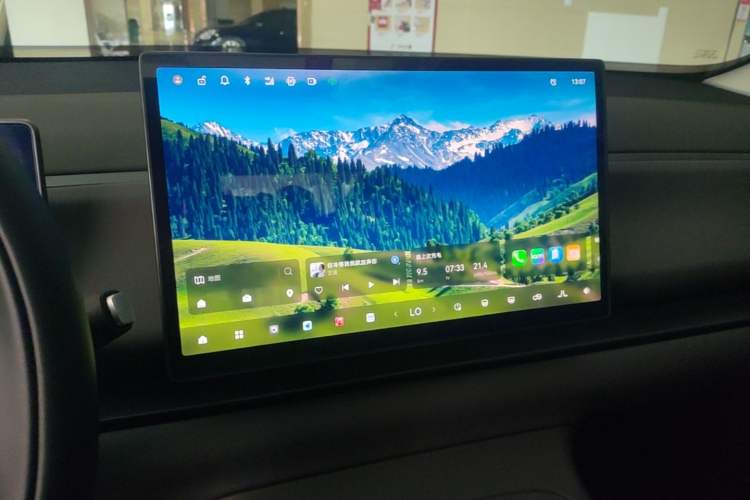 Used Leapmotor C16 2024 All-Electric 520 LiDAR Edition Audio And AC Panel