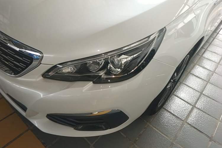 Used Peugeot 308 2016 230THP Automatic Luxury Edition Left Front Headlight
