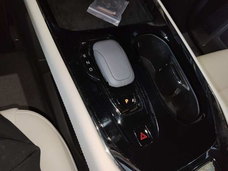 Used Zeekr 009 2022 WE Edition — 13
