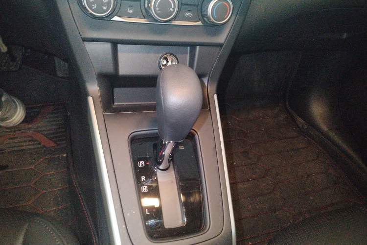 Used Nissan Sylphy 2024 Restyled Version 2 Classic 1.6XE CVT Comfort Edition Gear Lever