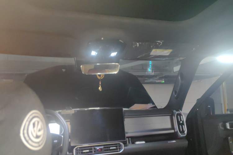 Used JETOUR Traveler 2023 2.0T All-Wheel Drive CrossPRO+ Headliner