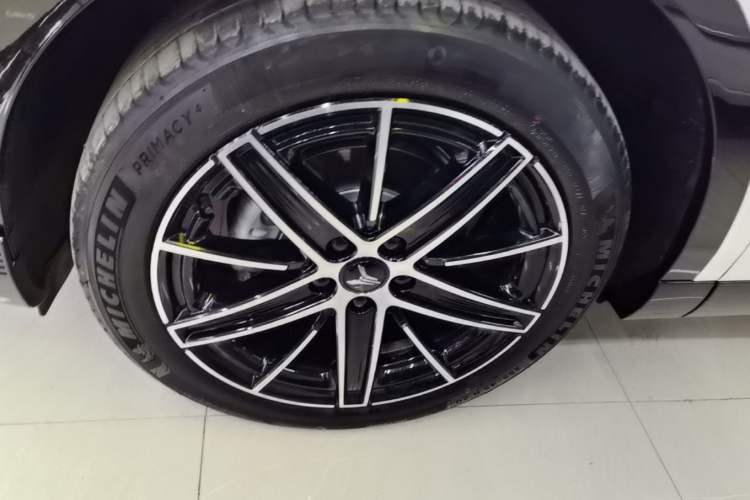 Used VOYAH COURAGE 2025 Model Rear-Drive Qiankun Edition Left Front Wheel Hub