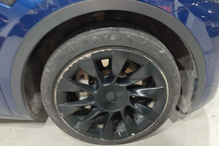 Used Tesla Model Y 2021 Long-Range All-Wheel-Drive Version 3D7
