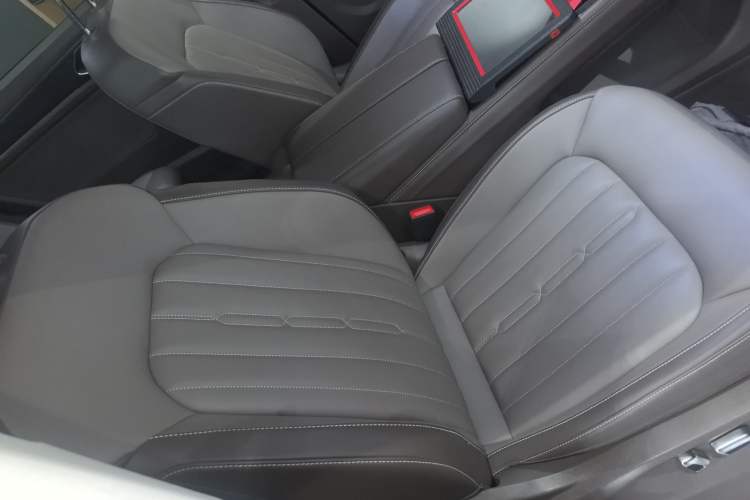 Used Volkswagen Viloran 2024 330TSI Luxury Edition
