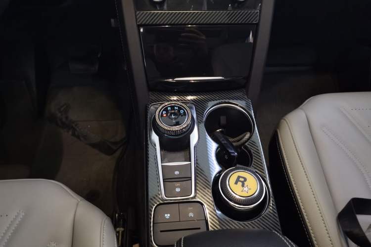 Used Ford Escape 2024 EcoBoost 245 Two-Wheel-Drive Titanium Edition Gear Lever