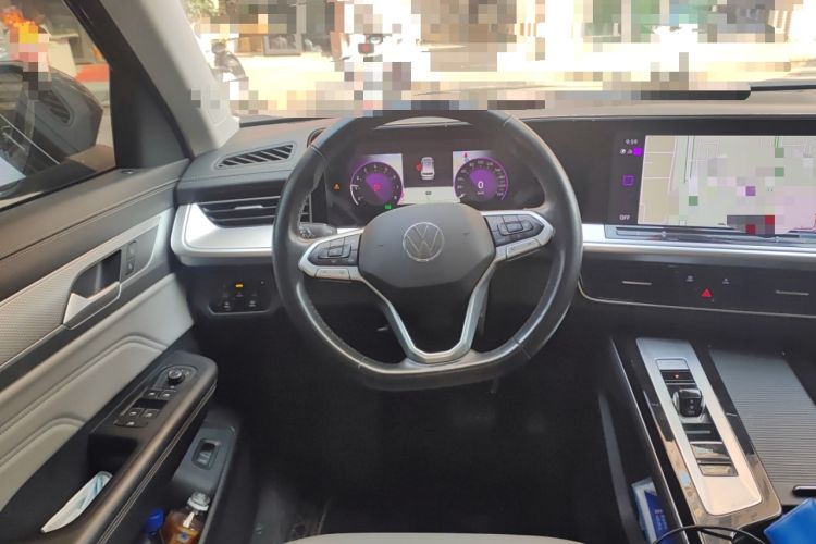 Used Volkswagen Tavendor 2023 330TSI Luxury Touring Edition