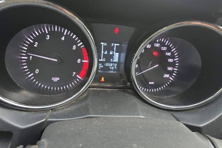 Used HYOSOW S2 2014 1.5L Manual Luxury Edition China IV Odometer Close Up