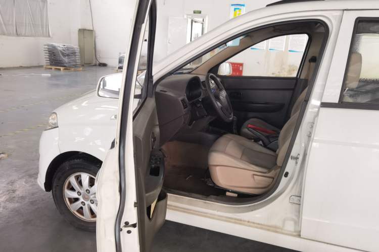 Used Wuling Hongguang 2016 1.5L Restyled S Comfort Version Interior 3