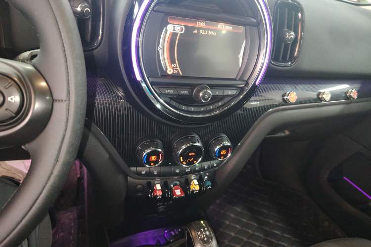 Used MINI Countryman 2017 1.5T COOPER ALL4 Explorer Audio And AC Panel