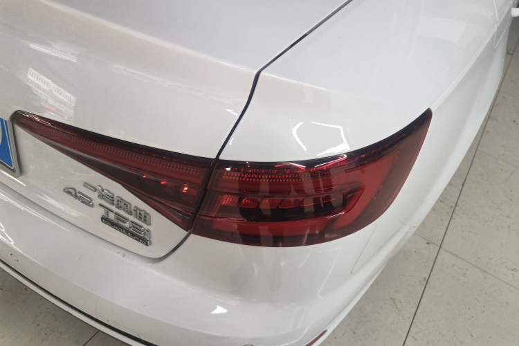 Used Audi A4L 2018 30th Anniversary Edition 45 TFSI quattro Sport model Right Rear Taillight